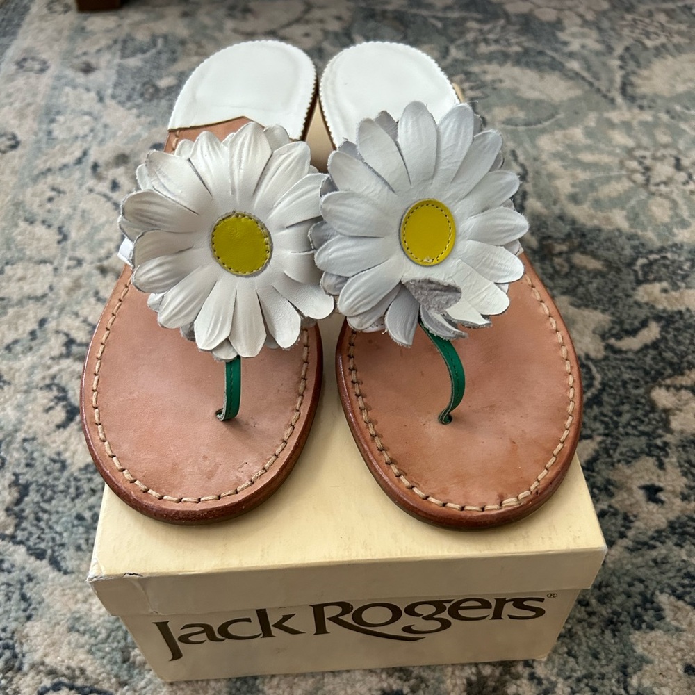 •Jack Rogers• flower leather sandals